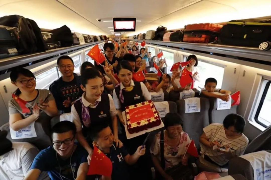 加长版复兴号7月上线 运力翻倍更舒适