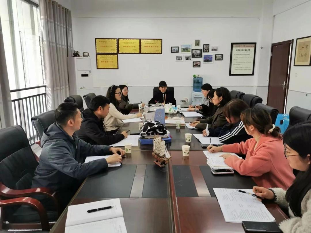 高考备考:贵阳一中专家进校指导二轮复习方法