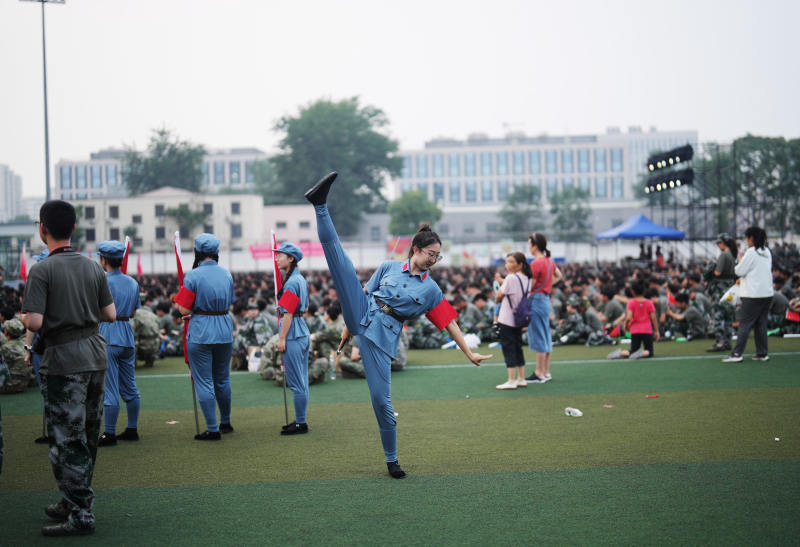 北京交通大学3600余名大一新生开启两周军训生活