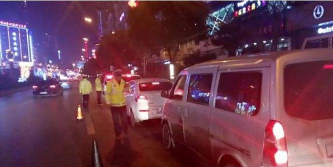 临近年底交警严整交通违法,这些时段地点要注意